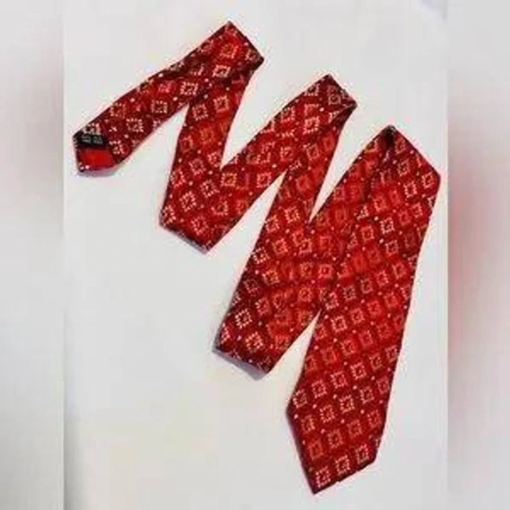 Uomo Nuova Mens‎ Red Silk Hand Made Geometric Pattern Necktie